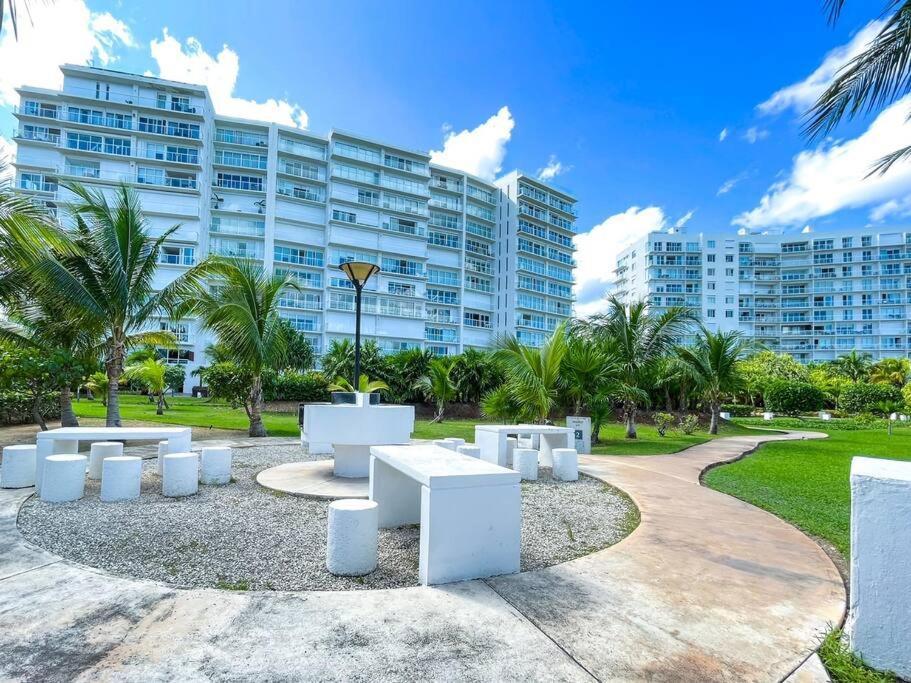 Punta Me Luxury Apartments Ocean View & Beach Front In Amara 坎昆 外观 照片
