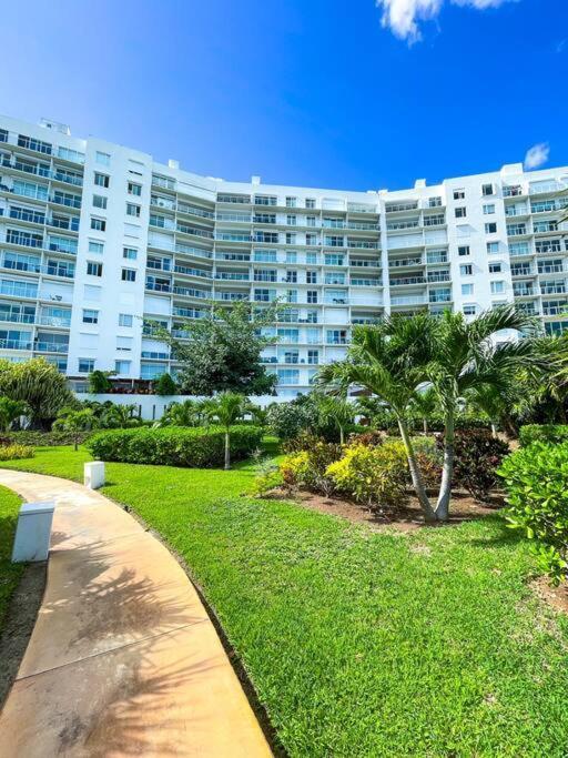 Punta Me Luxury Apartments Ocean View & Beach Front In Amara 坎昆 外观 照片