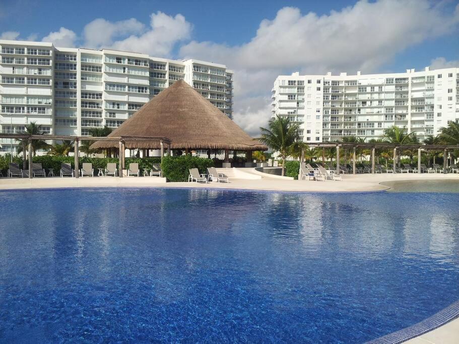 Punta Me Luxury Apartments Ocean View & Beach Front In Amara 坎昆 外观 照片
