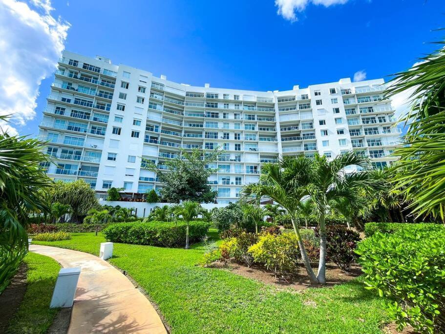 Punta Me Luxury Apartments Ocean View & Beach Front In Amara 坎昆 外观 照片